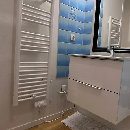 Apartment T2 *